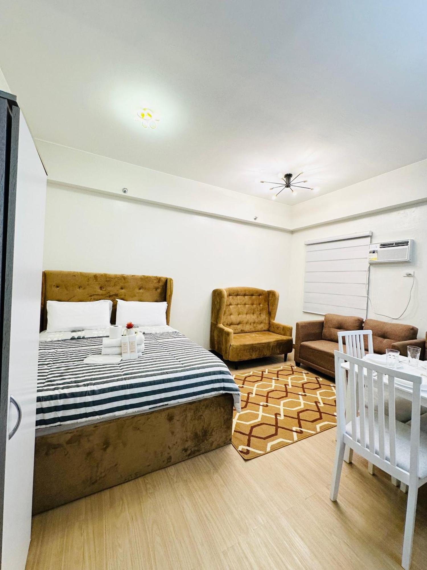 Starlight Suites Trece Martires المظهر الخارجي الصورة