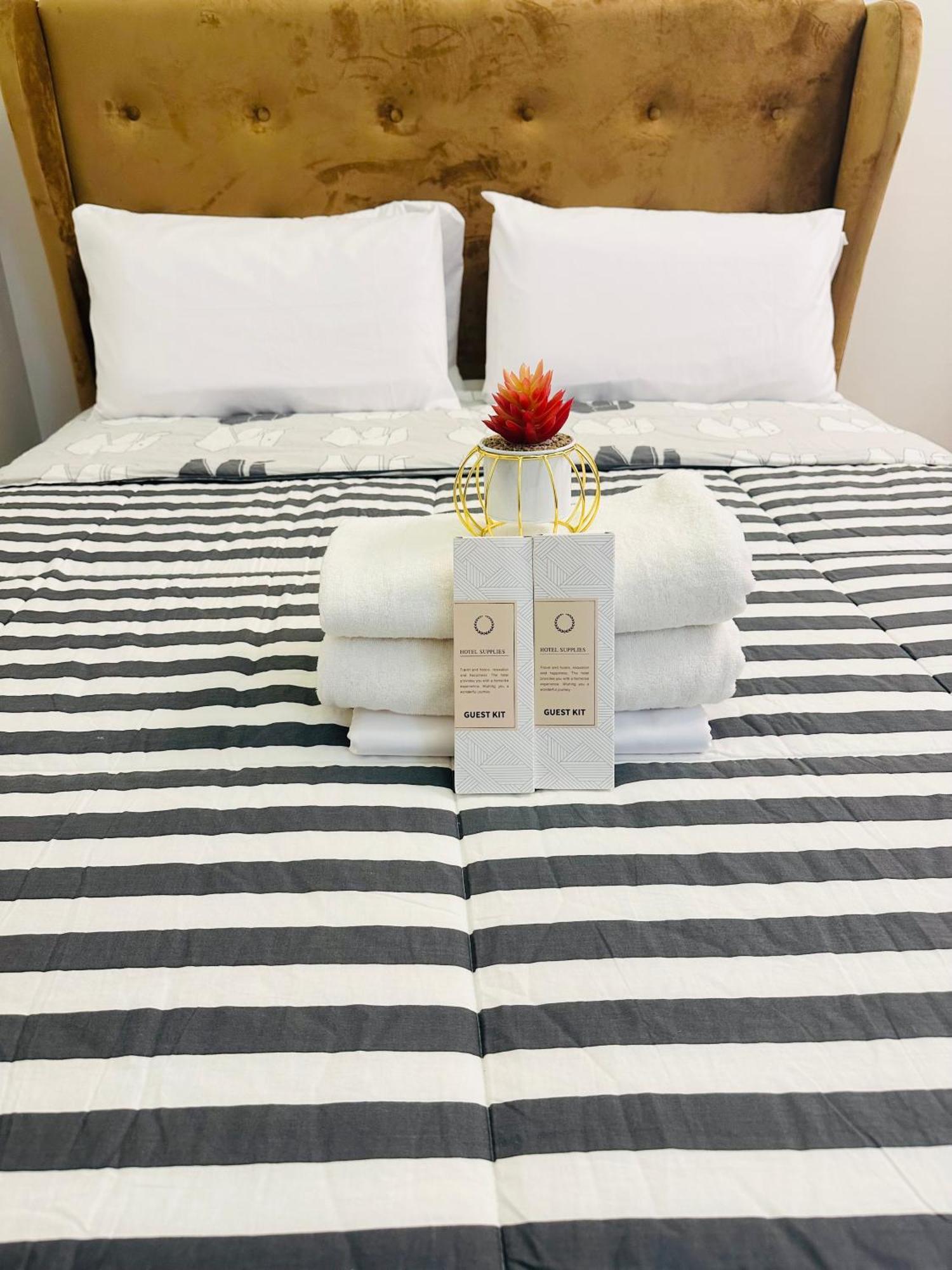 Starlight Suites Trece Martires المظهر الخارجي الصورة