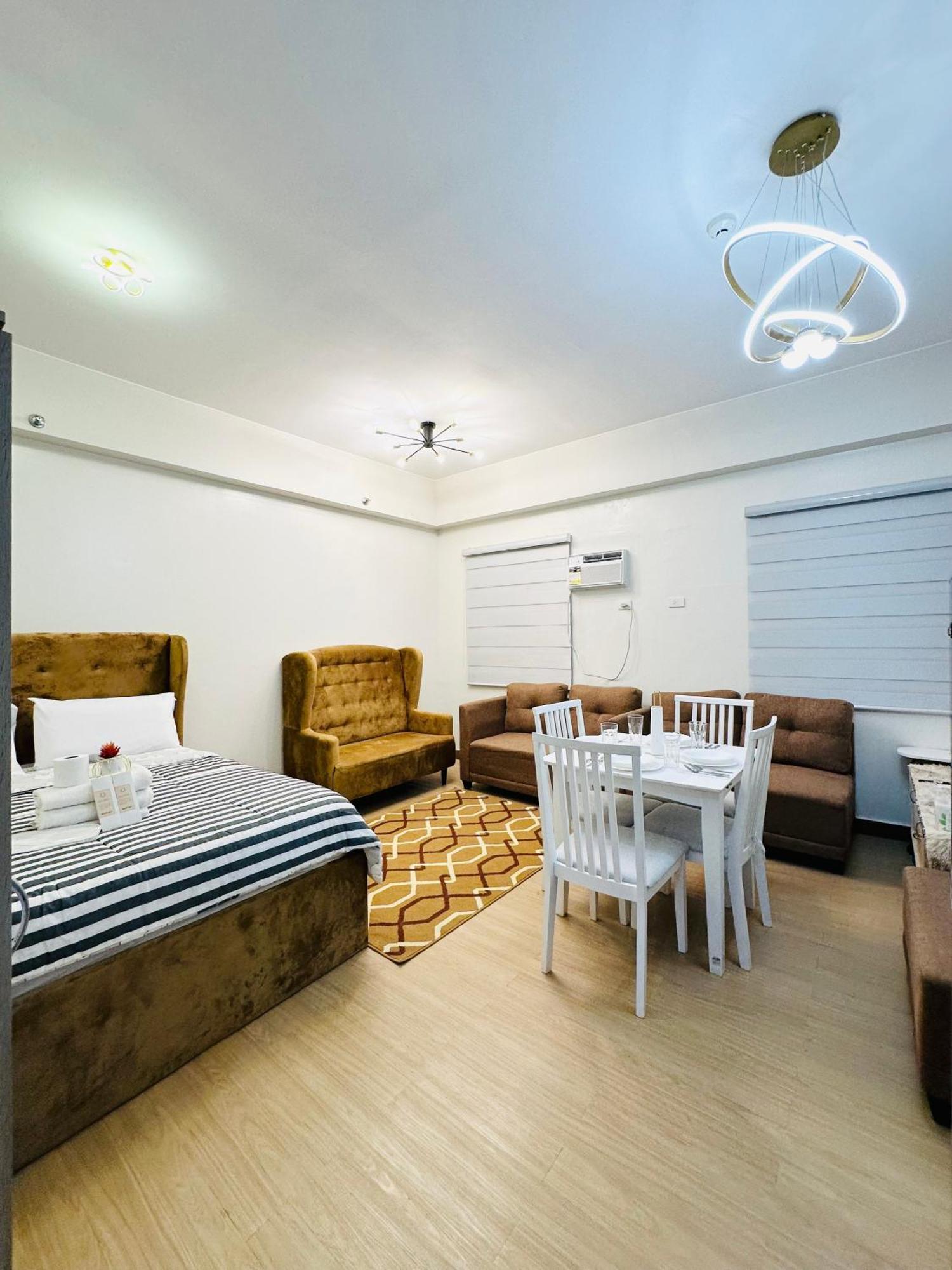 Starlight Suites Trece Martires المظهر الخارجي الصورة