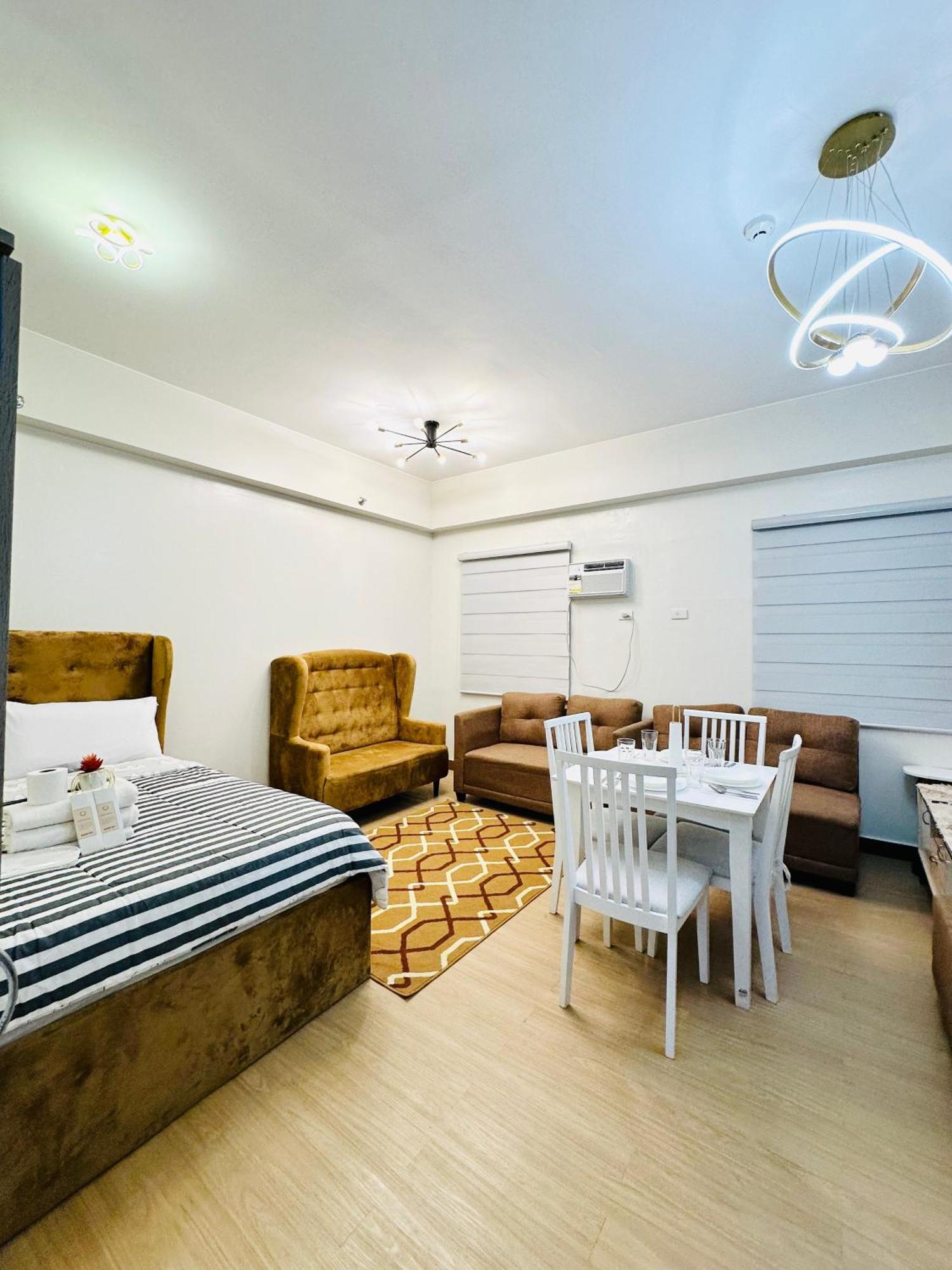 Starlight Suites Trece Martires المظهر الخارجي الصورة