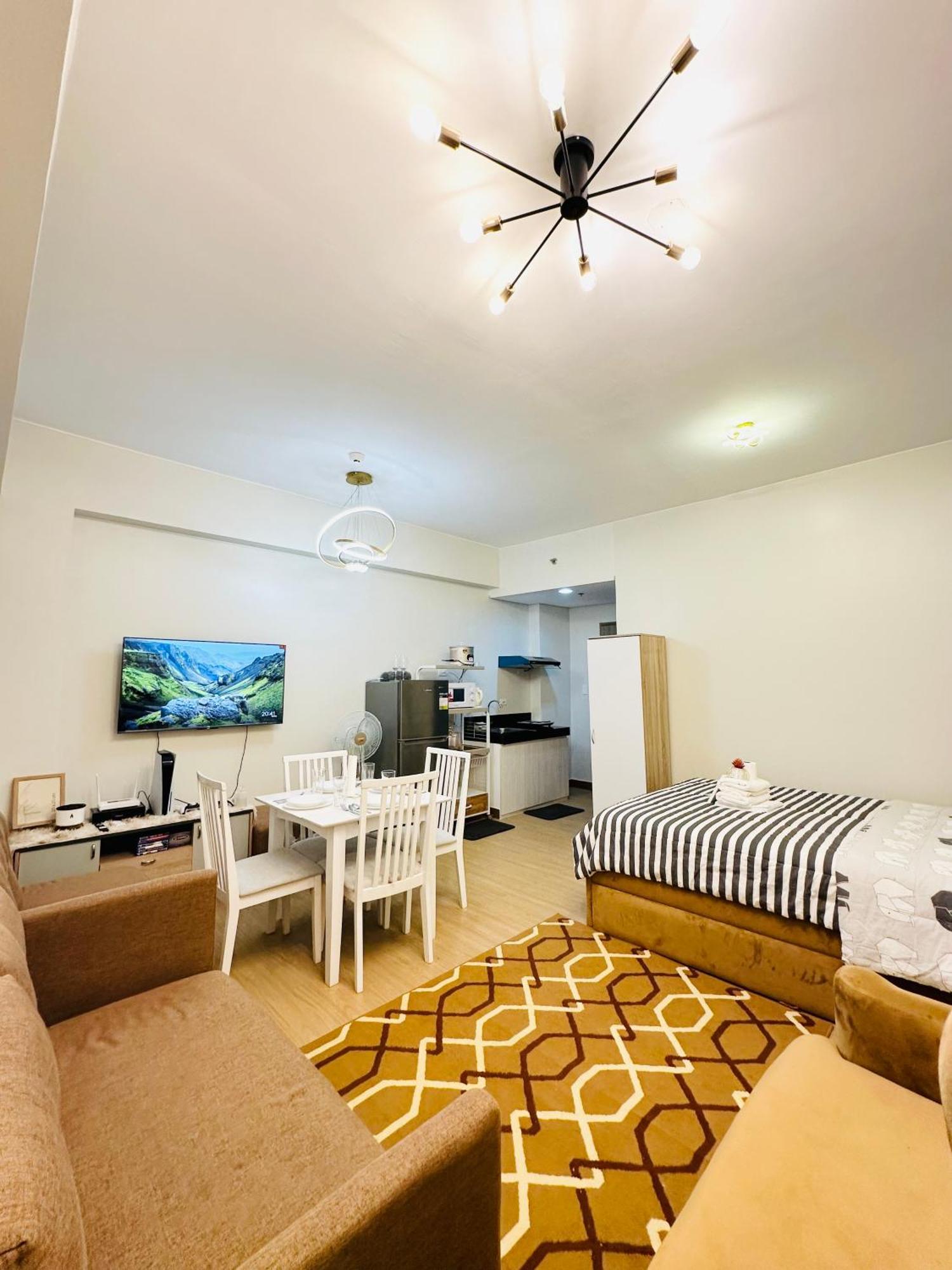 Starlight Suites Trece Martires المظهر الخارجي الصورة